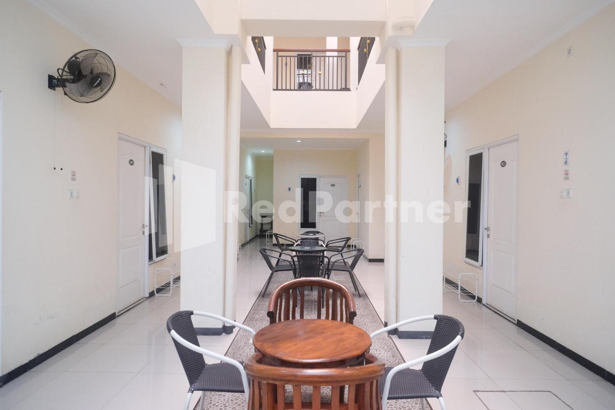 OYO 3930 Griya Loka Syariah Hotel Semarang Bagian luar foto