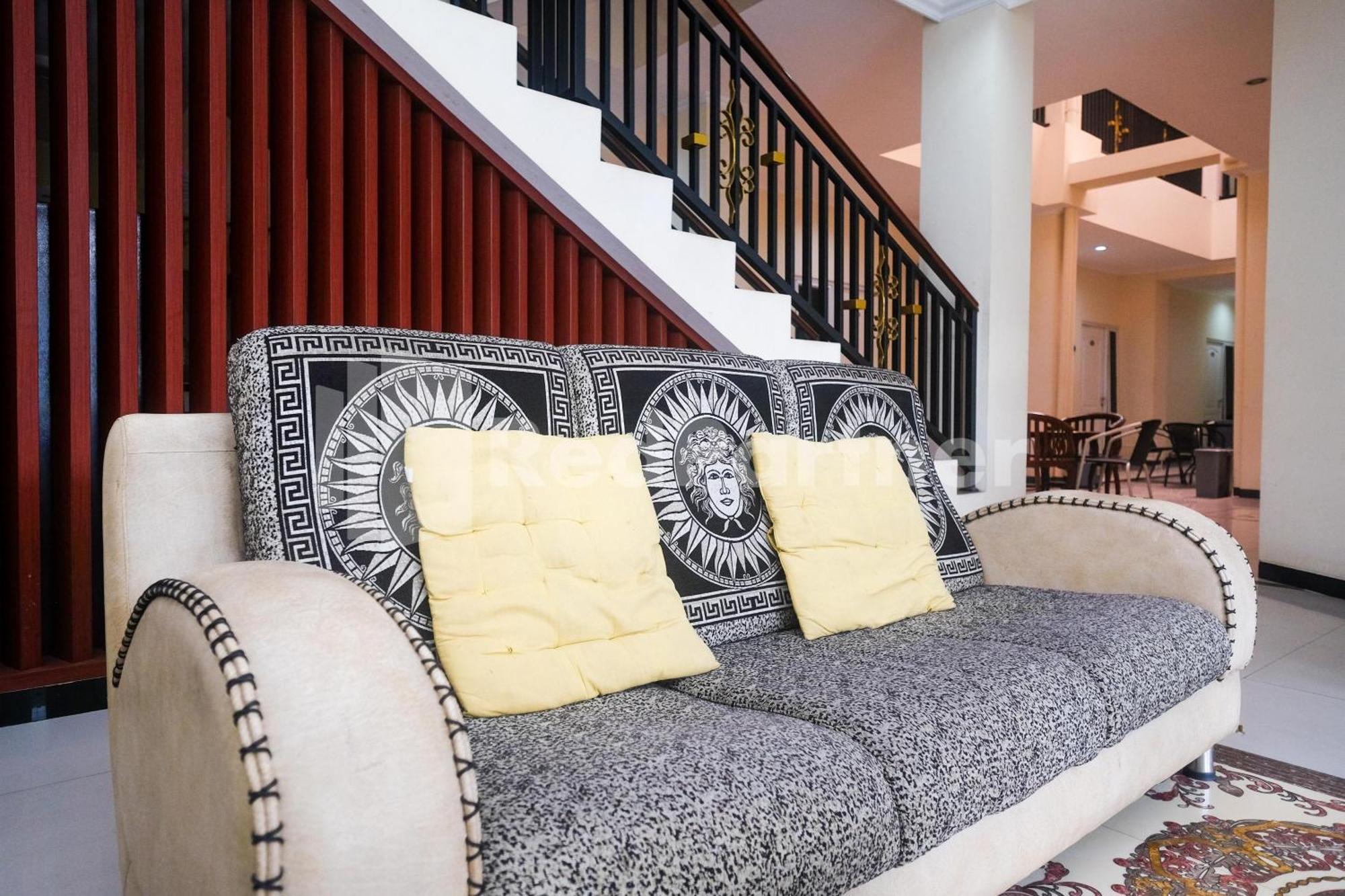 OYO 3930 Griya Loka Syariah Hotel Semarang Bagian luar foto